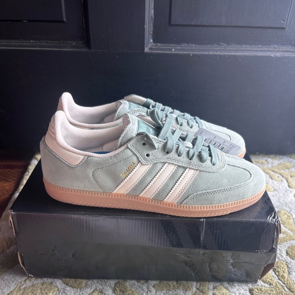 Adidas Samba ADV Sneakers in Silver. M8/W9. NWT - Picture 1 of 10